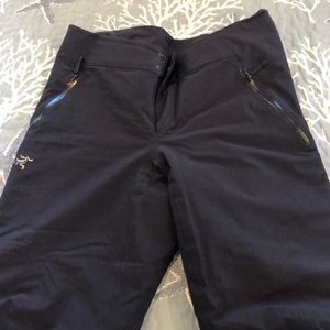 NWOT Arcteryx W’s Size 8 rgl Gortex Snow Pants